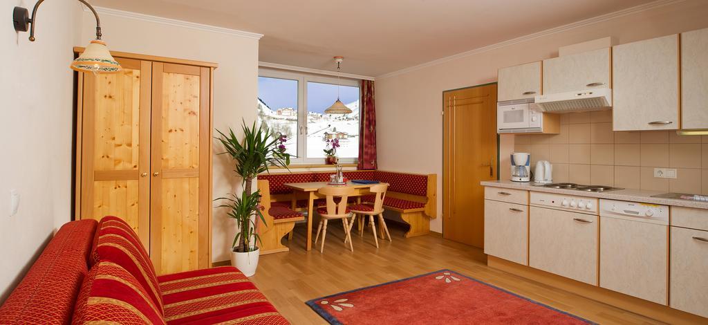 Hotel & Appartement Auerhahn Обертауерн Екстериор снимка