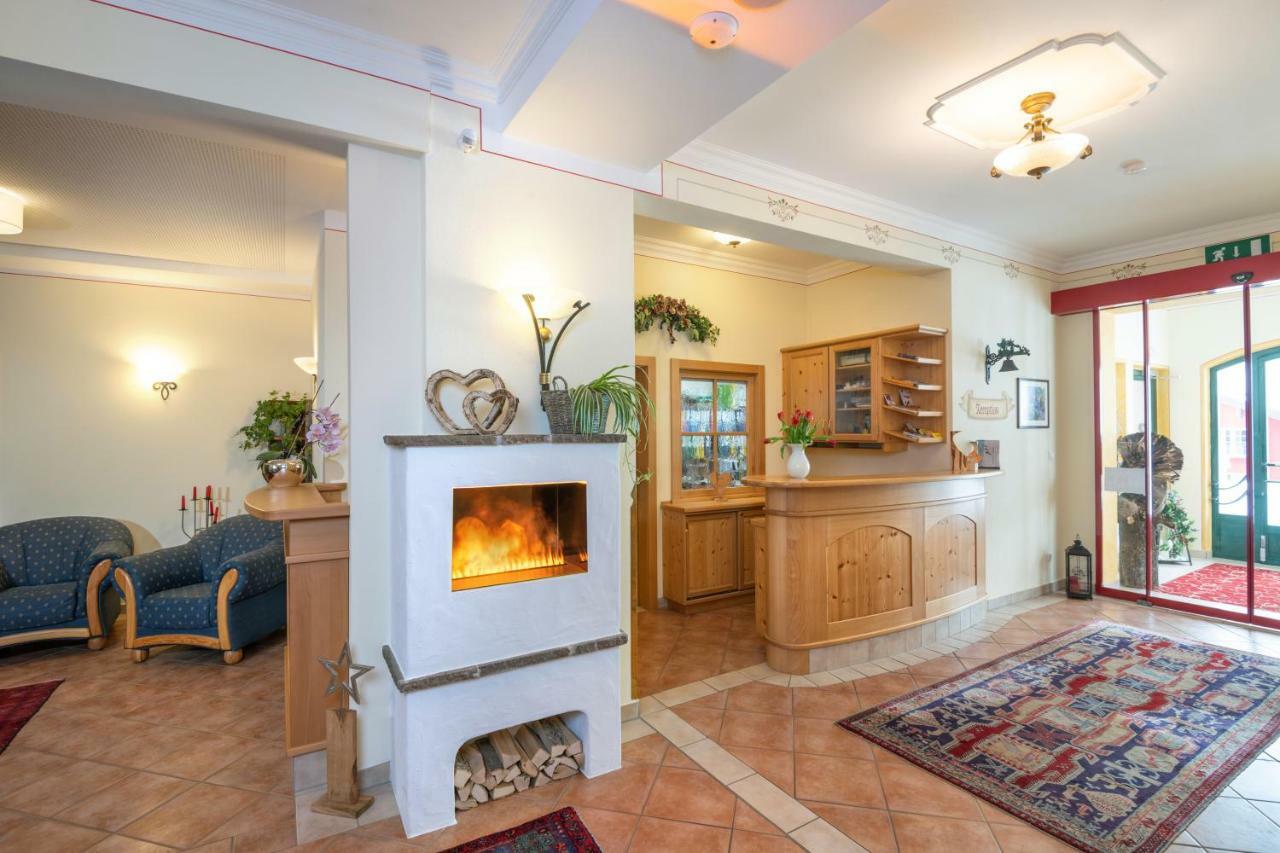 Hotel & Appartement Auerhahn Обертауерн Екстериор снимка